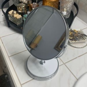 Bella lux magnifying make mirror, new with tags